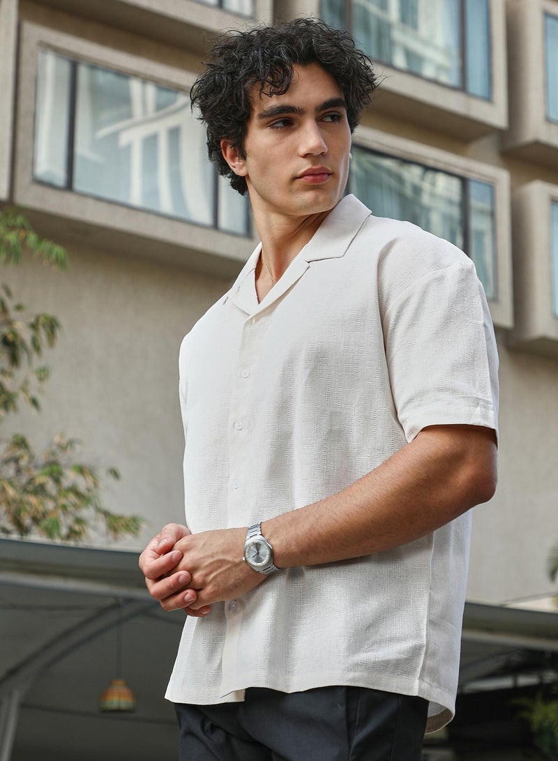 Campus Sutra Men's Ivory White Solid Resort Overised Shirt For Casual Wear | Cuban Collar | Short Regular Sleeves | Button Closure | Oversized Shirt Crafted With Comfort Fit For Everyday Wear - Image 3